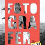 Hijabed Woman's Creativity: Fotografer